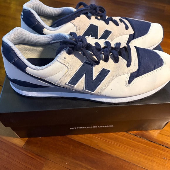 FIGS New Balance 996 - Navy/Cream - Picture 2 of 5